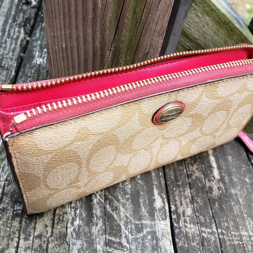 Wallet - Picture 2 of 3